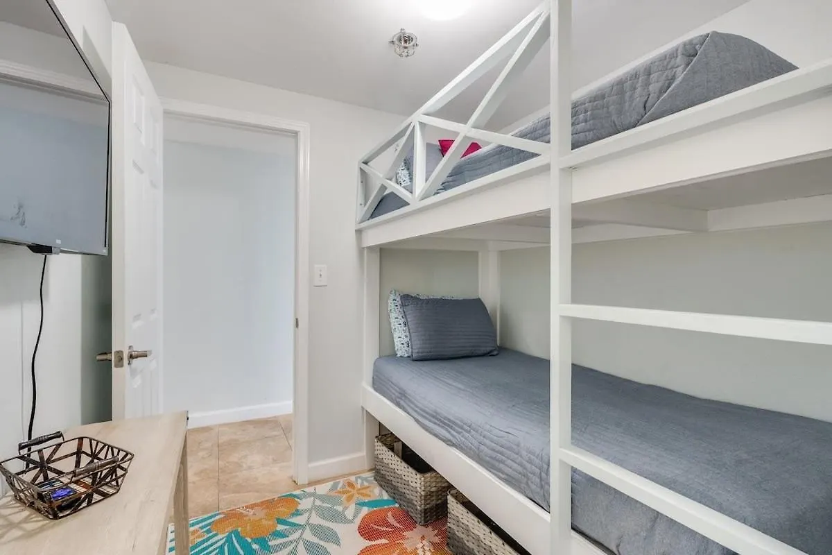 Апартаменты Shores Of Panama 602 2 Bedroom 2 Ba Beachfront Balcony Панама-Сити